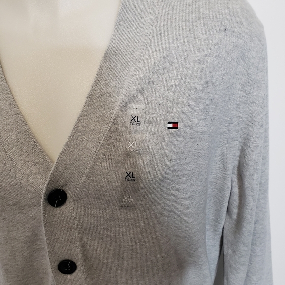 Tommy Hilfiger Men's Button Down Regular Fit Solid Cardigan Sweater Sz XL Gray - Picture 2 of 11